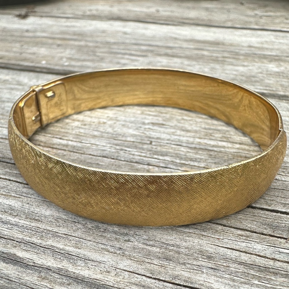 Vintage Signed Monet Hinged Gold Bangle Bracelet